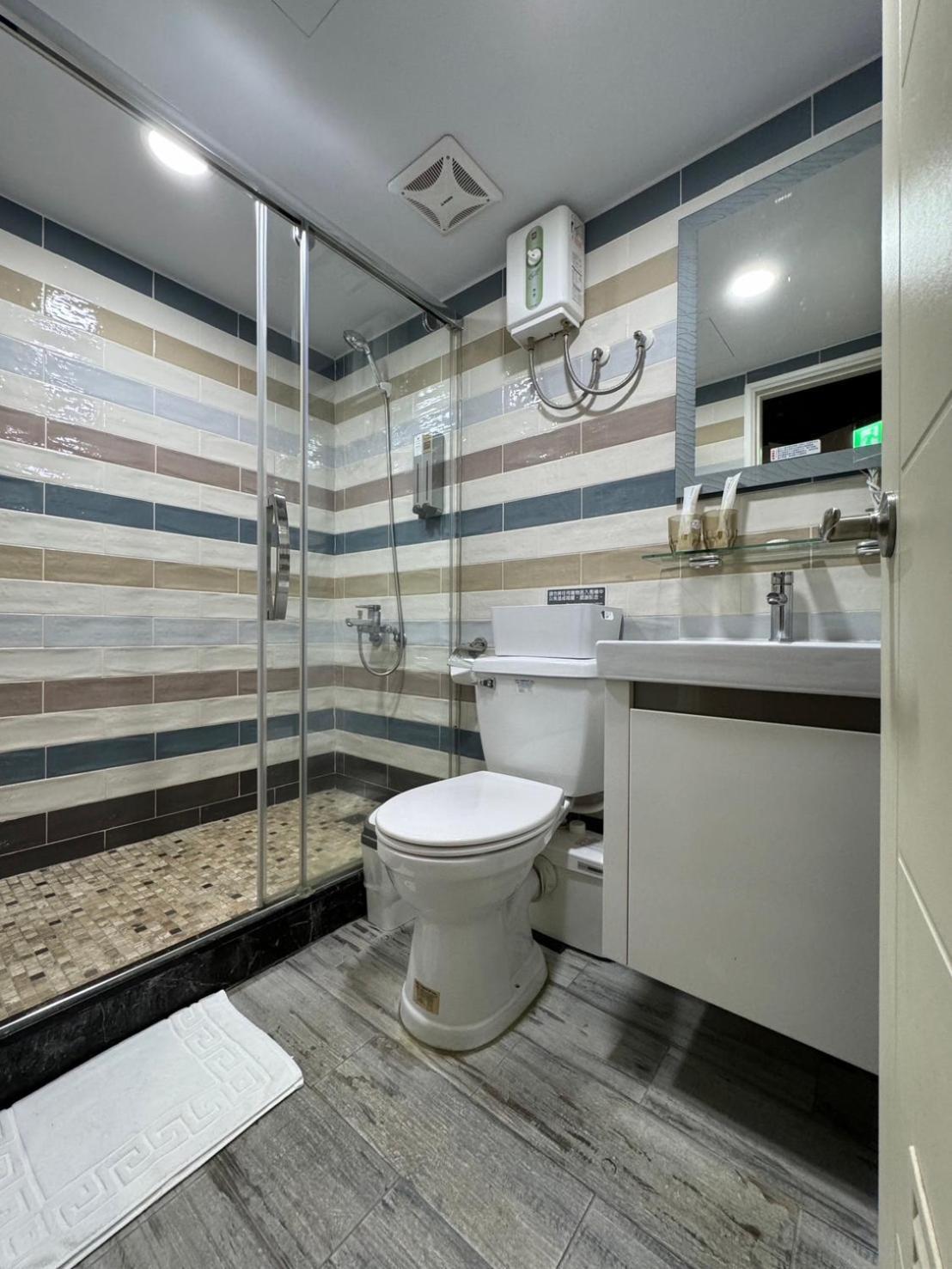 Single Room with Private External Bathroom